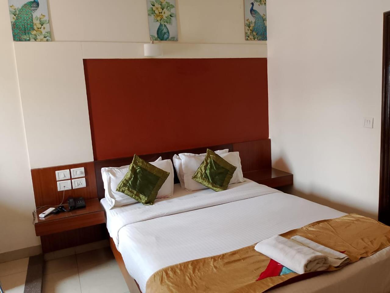 Cubbon Suites - 10 Minute Walk To Mg Road, Mg Road Metro And Church Street Bangalore Eksteriør billede