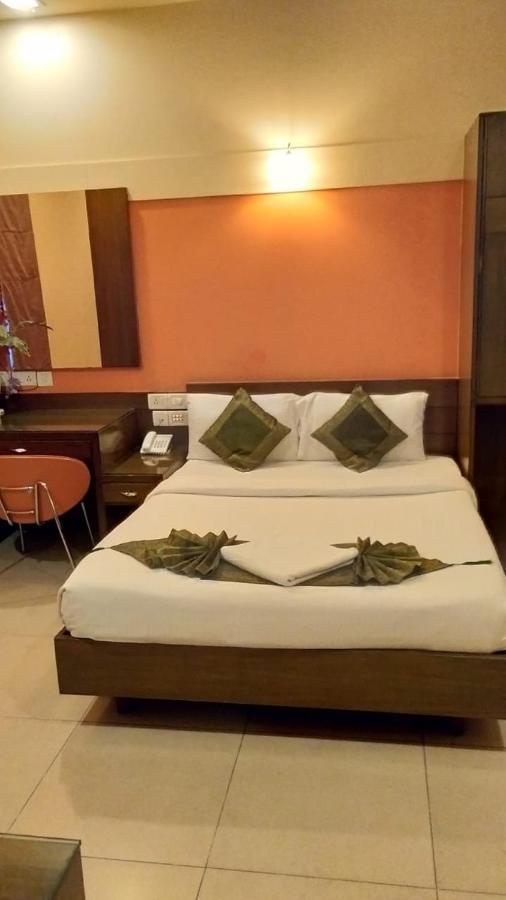 Cubbon Suites - 10 Minute Walk To Mg Road, Mg Road Metro And Church Street Bangalore Eksteriør billede